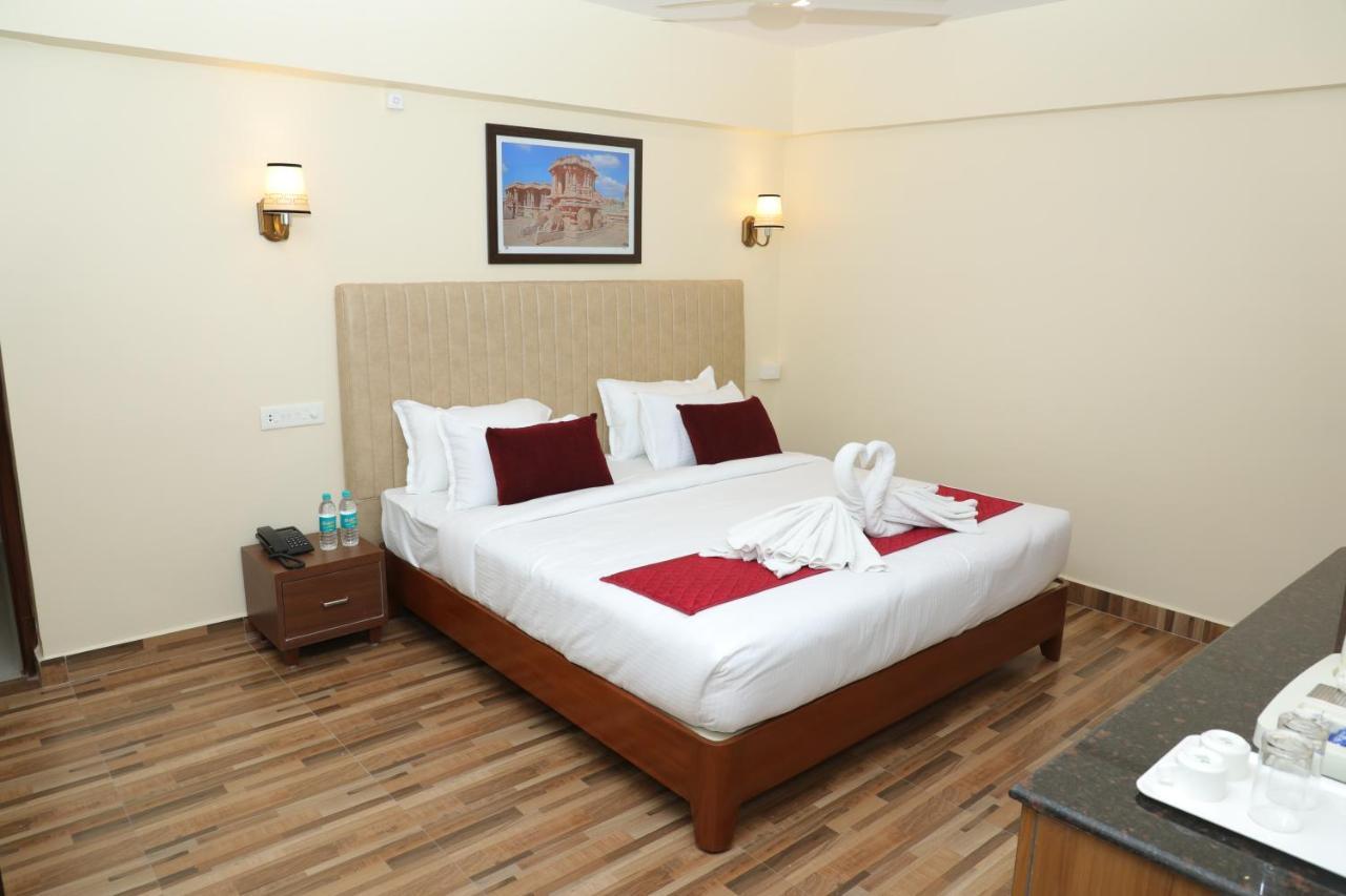Gadiraju Palace Convention Centre & Hotel Visakhapatnam Luaran gambar