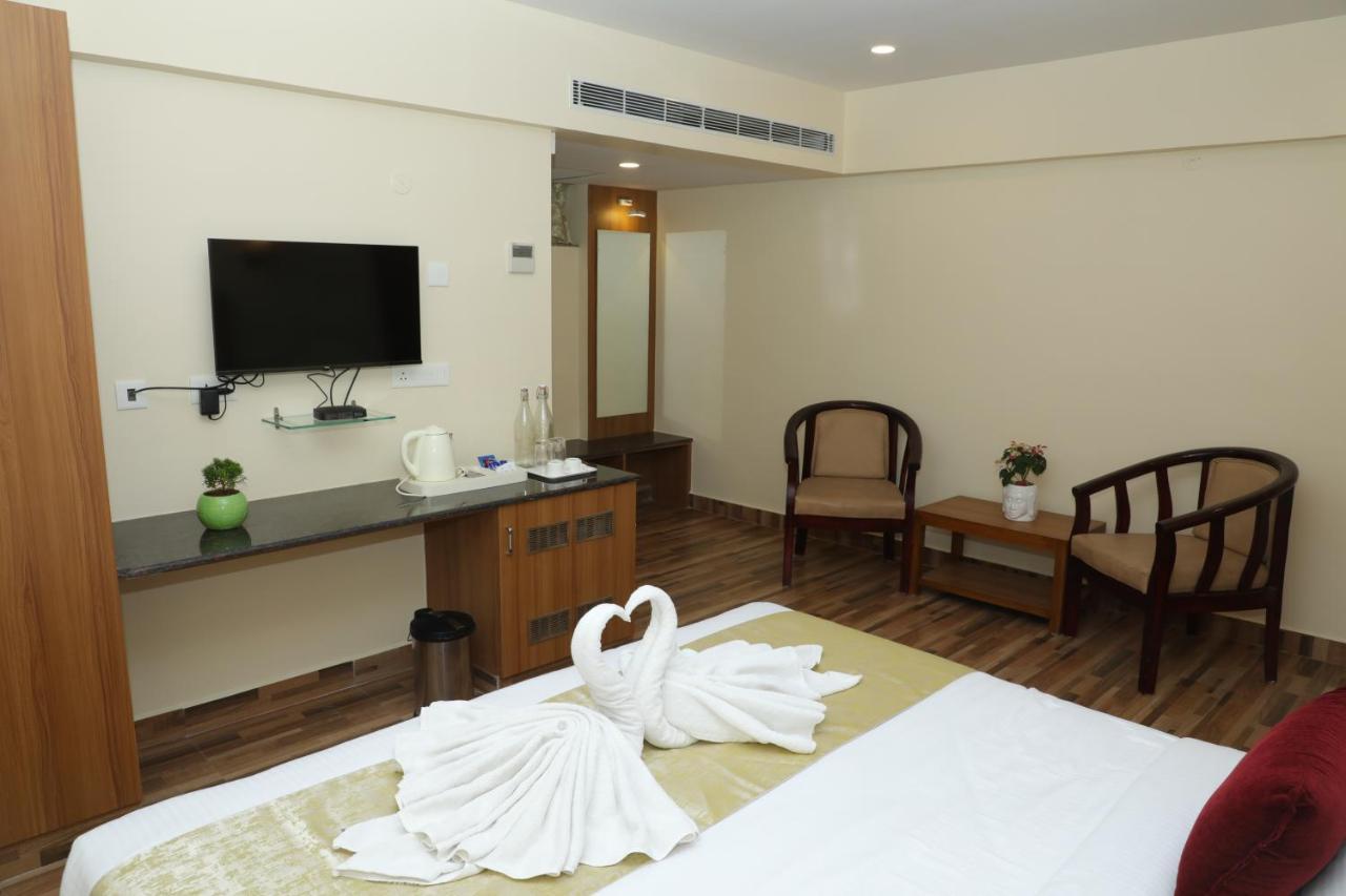 Gadiraju Palace Convention Centre & Hotel Visakhapatnam Luaran gambar