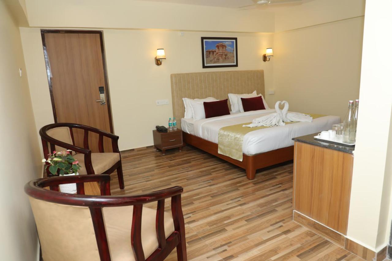 Gadiraju Palace Convention Centre & Hotel Visakhapatnam Luaran gambar