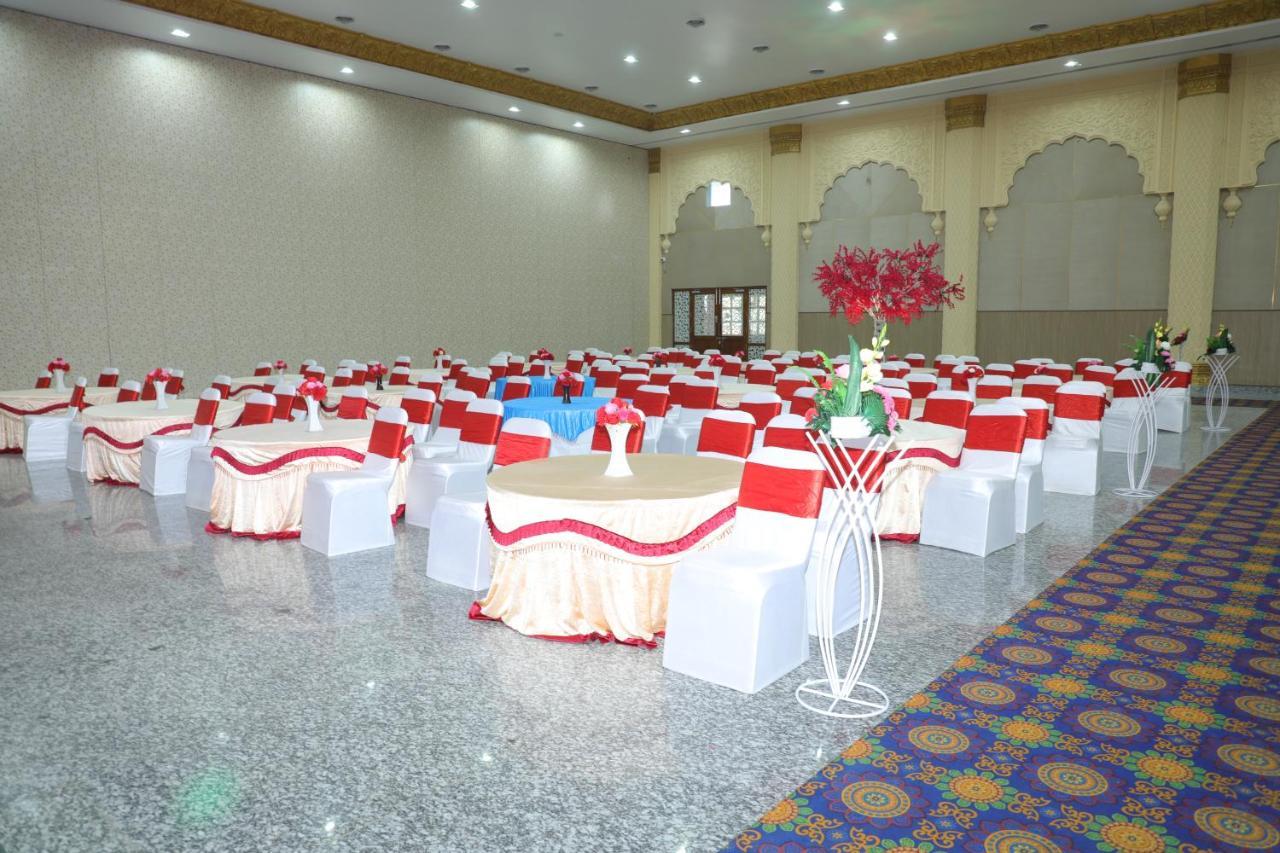 Gadiraju Palace Convention Centre & Hotel Visakhapatnam Luaran gambar