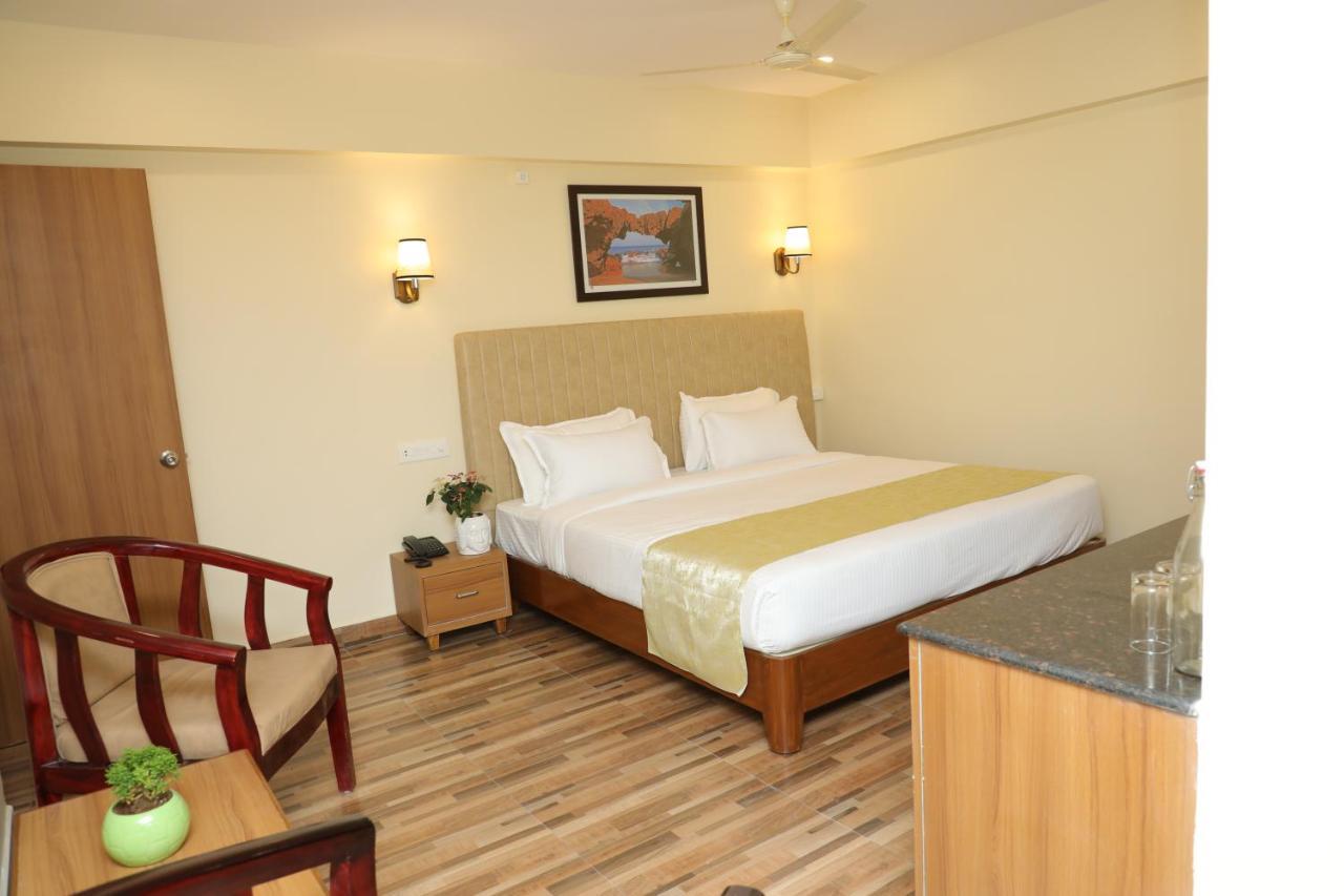 Gadiraju Palace Convention Centre & Hotel Visakhapatnam Luaran gambar